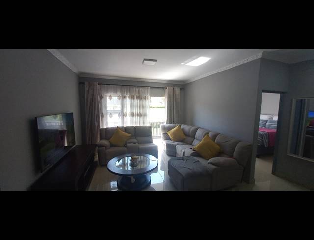 2 BEDROOM FLAT FOR SALE IN MORNINGSIDE